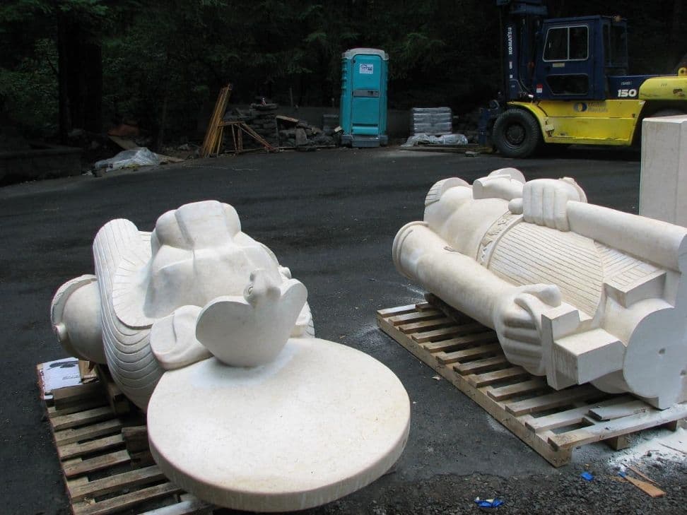 Statue head torso pallets
