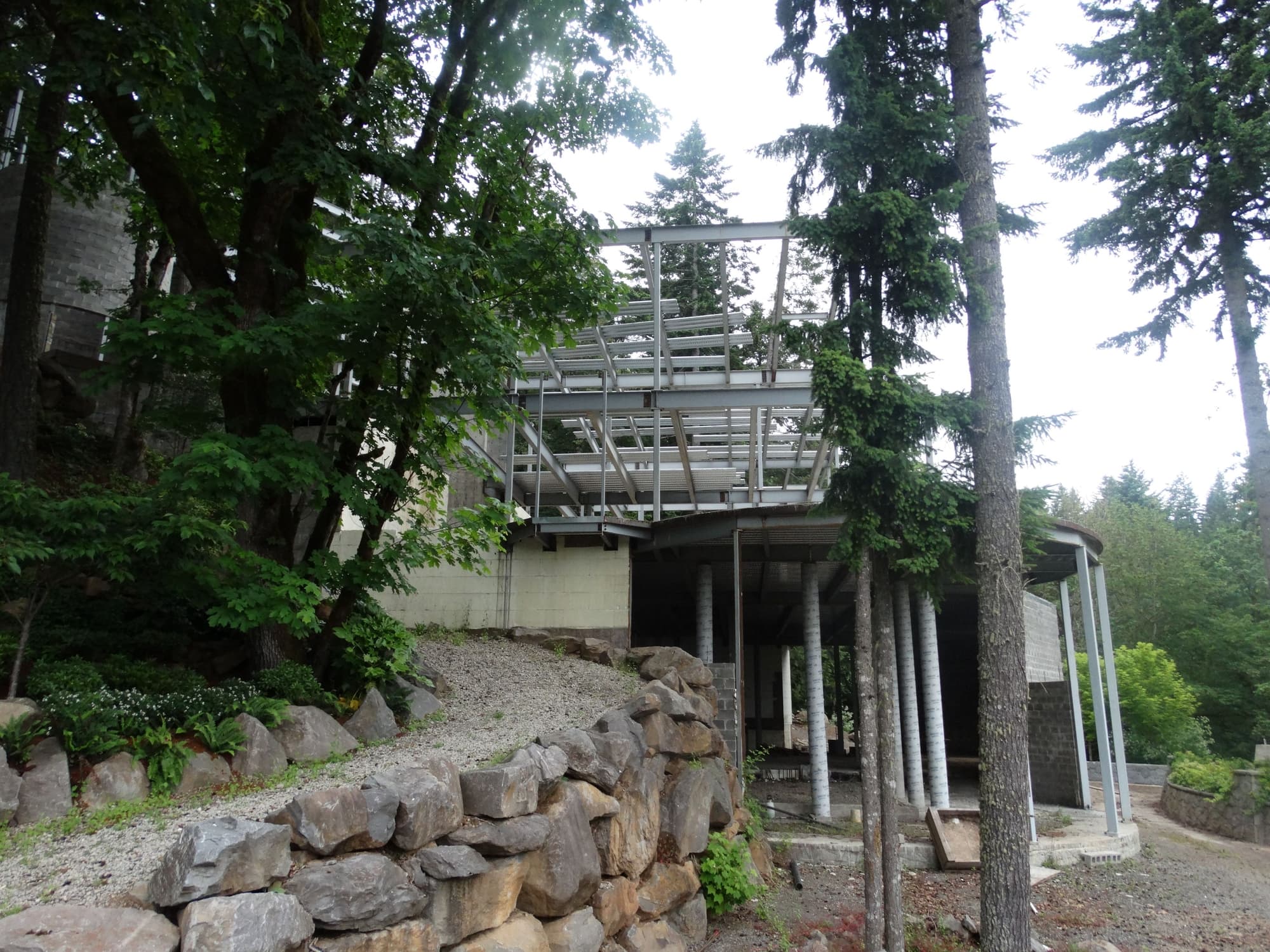 Steel frame hillside construction